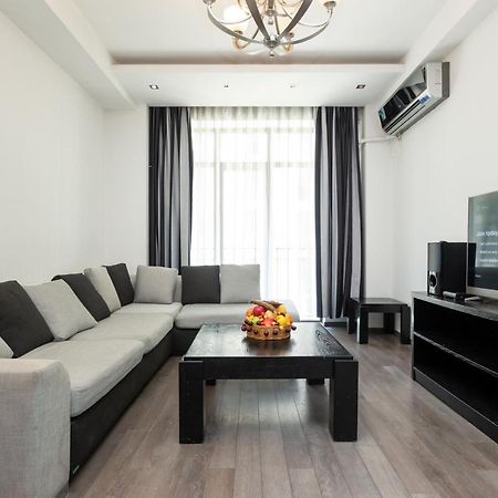 Two Bedroom Apartment In The City Center Тбилиси Экстерьер фото