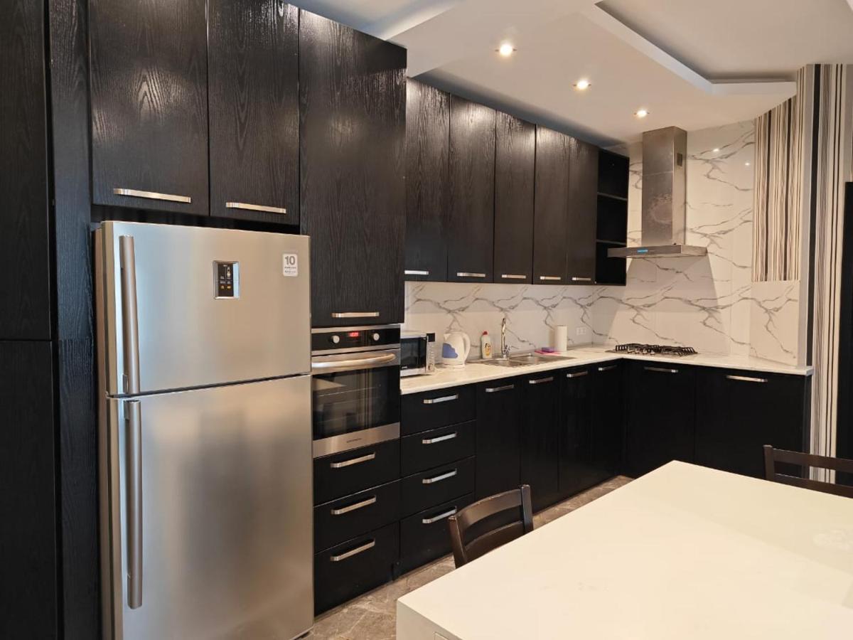 Two Bedroom Apartment In The City Center Тбилиси Экстерьер фото