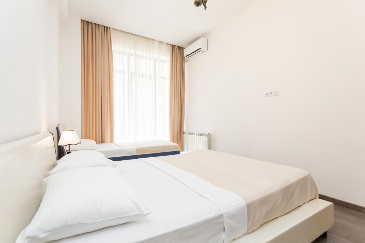 Two Bedroom Apartment In The City Center Тбилиси Экстерьер фото