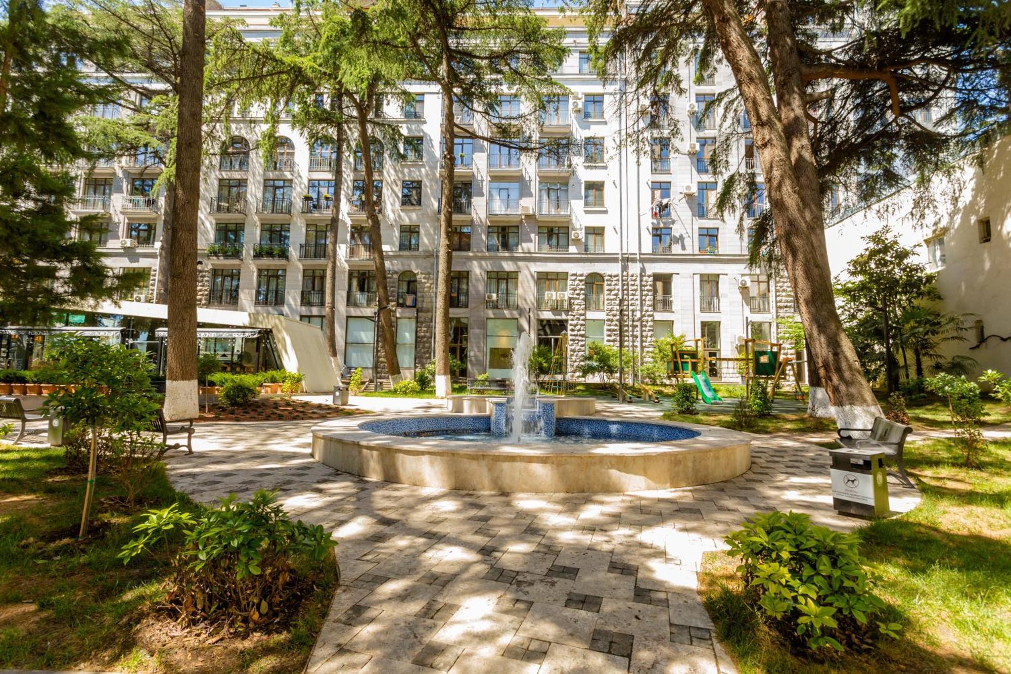 Two Bedroom Apartment In The City Center Тбилиси Экстерьер фото
